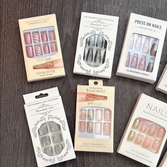 10 pairs of press on nails - Picture 2 of 3